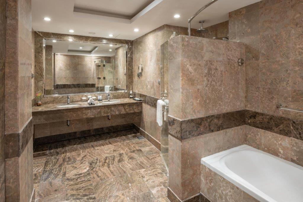 Millennium Makkah Al Naseem Mecca Екстер'єр фото Bathroom